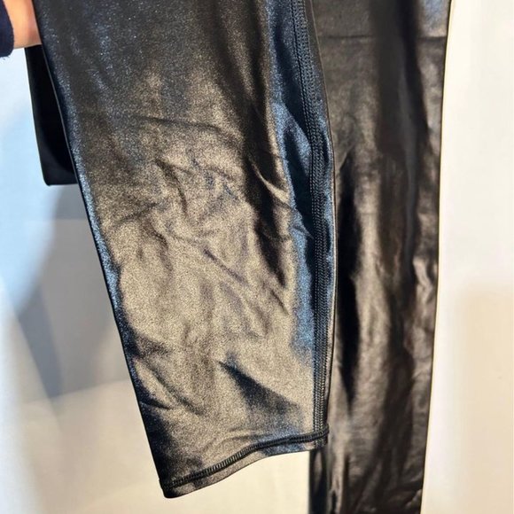 ALO leggings. New. Size medium. Black. Exceptional quality. - Picture 5 of 7